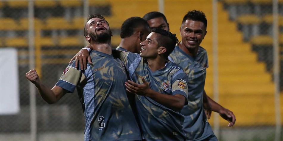 Tigres aprovechó el resultado en Itagüi y ascendió.