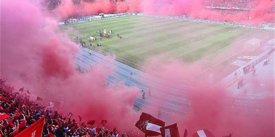 Un marco espectacular hicieron los hinchas americanos en el Pascual Guerrero.