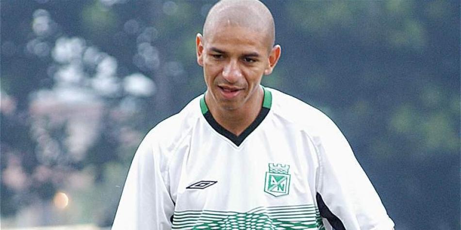 'Totono' fue campe&oacute;n con Nacional en la Copa Merconorte 1998, en la que se impuso a Deportivo Cali, y del torneo local en 1999. Lleg&oacute; a Medell&iacute;n en 2006 rodeado de pol&eacute;mica y su paso fue poco exitoso.