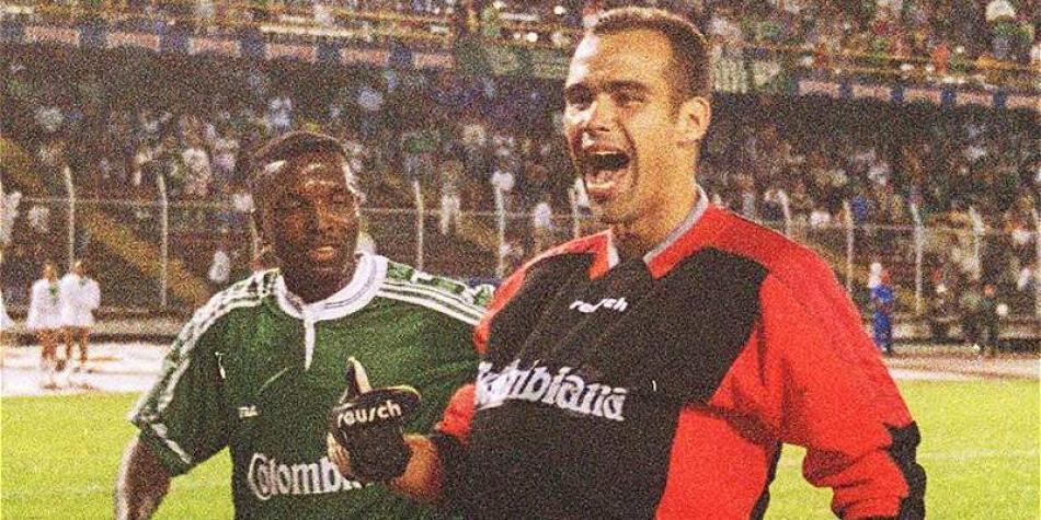 Rafael Dudamel celebrando un gol con Deportivo Cali.