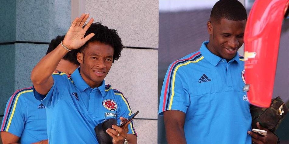 Juan Guillermo Cuadrado (izq.) y Cristian Zapata, jugadores de la Selección Colombia.
