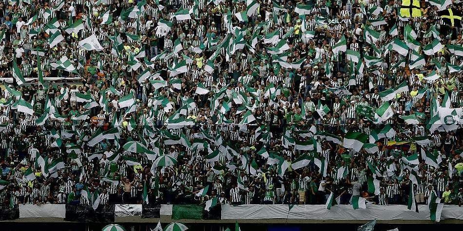 Hinchas de Nacional en el Atanasio Girardot.