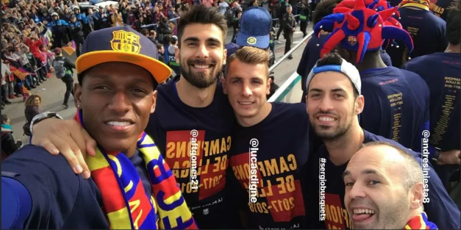Yerry Mina y sus compañeros