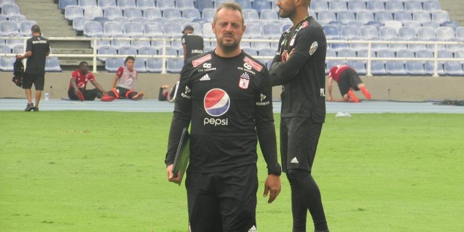 Pedro Felicio Santos en el entrenamiento de América de Cali.