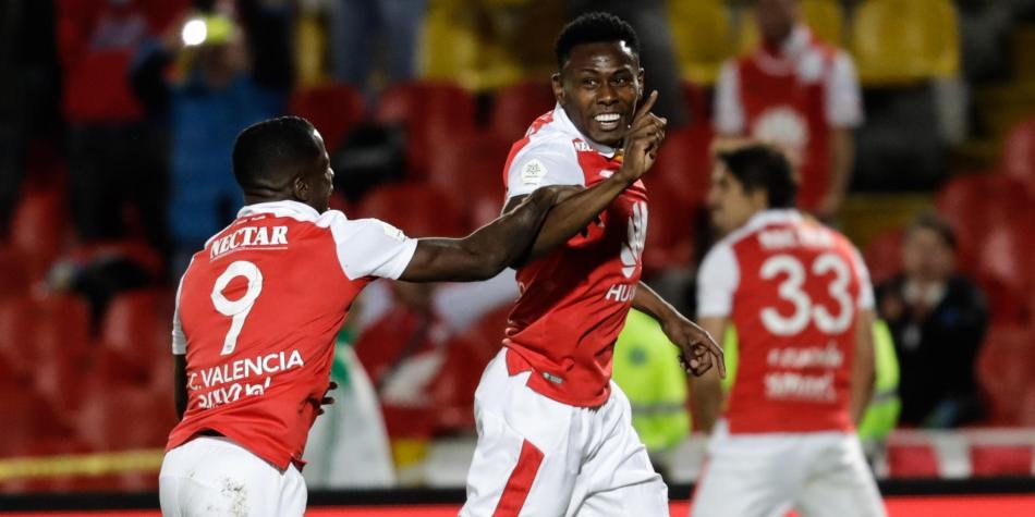 Celebración de Héctor Urrego tras la primera anotación.