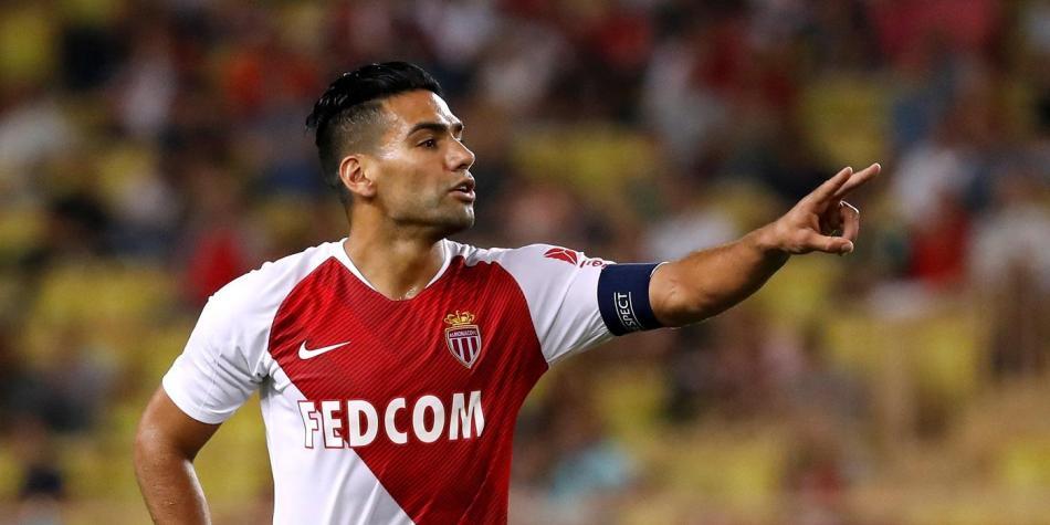 Falcao en el encuentro frente al Nîmes Olympique.