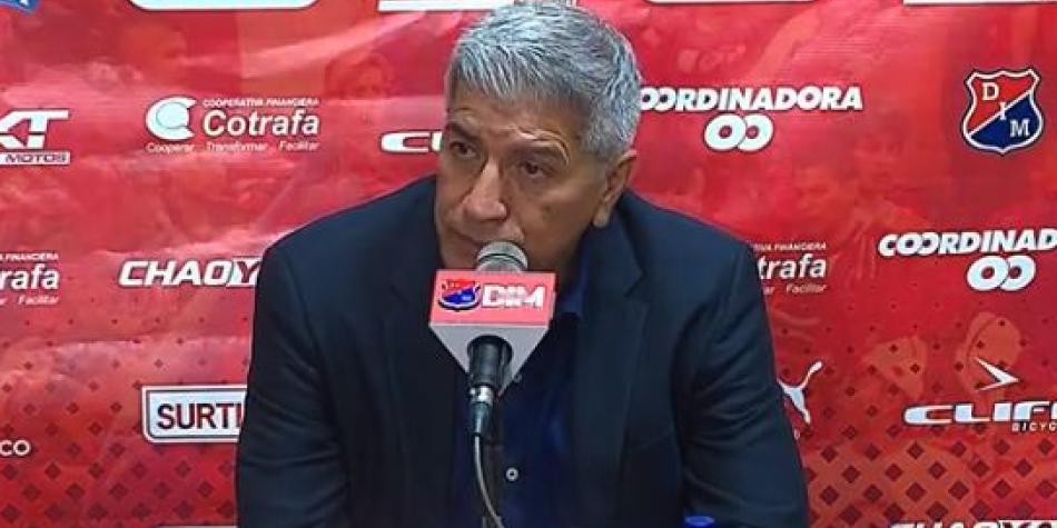 Octavio Zambrano en conferencia de prensa.