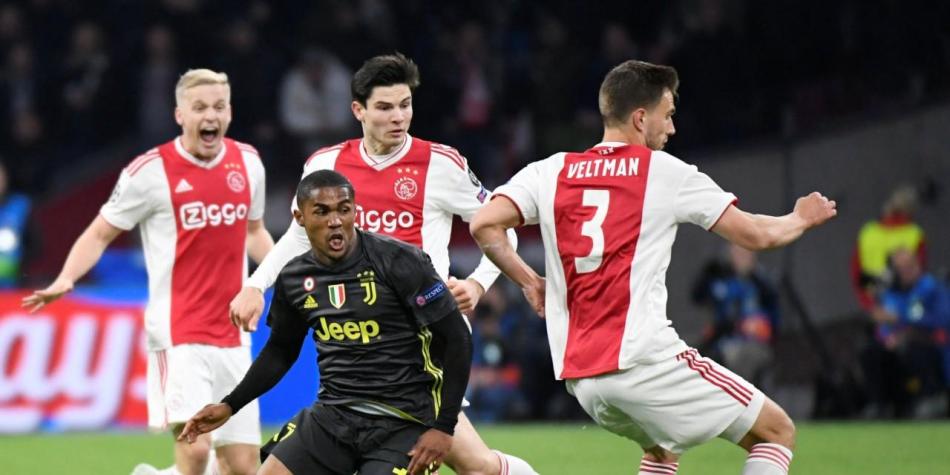 Douglas Costa Ajax