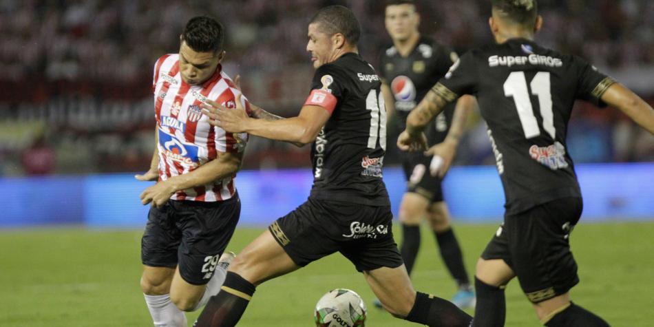 Junior vs América