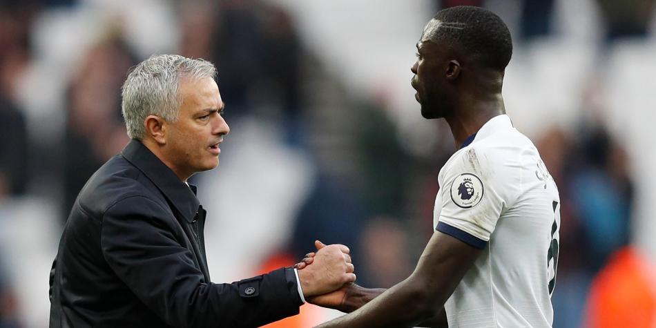 Mourinho y Dávinson Sánchez