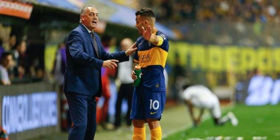 Alfaro y Tévez