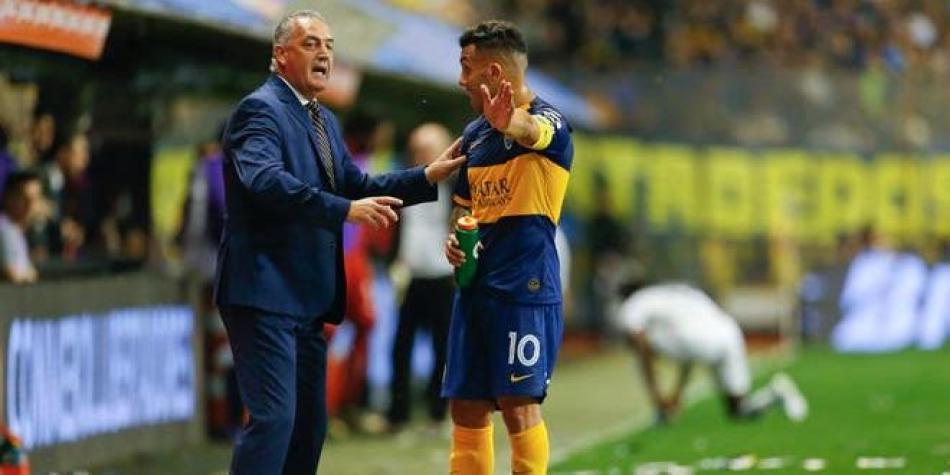 Alfaro y Tévez