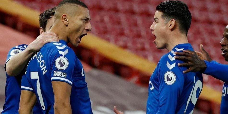 Gol de Everton a Liverpool