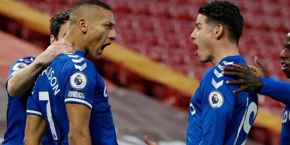 Gol de Everton a Liverpool