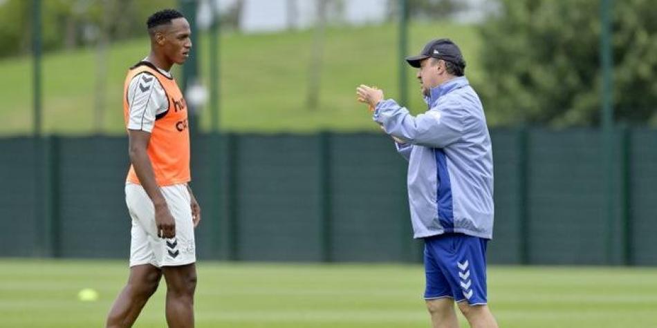 Yerry Mina con Rafa Benítez