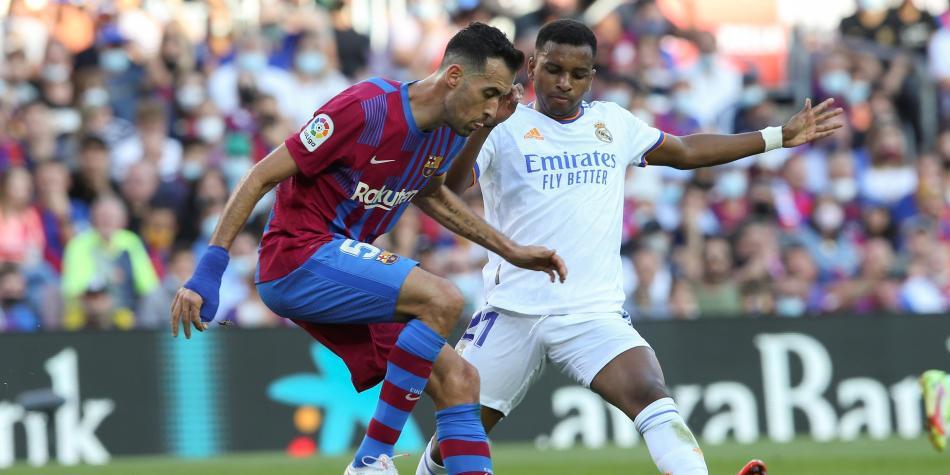 Sergio Busquets y Rodrygo