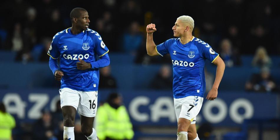 Doucuré y Richarlison
