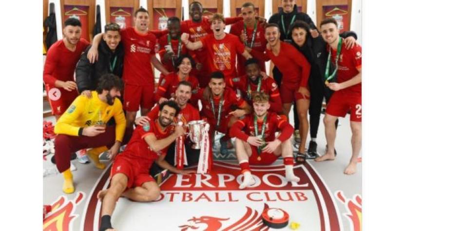 Luis Díaz en camerino de Liverpool