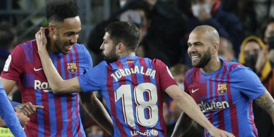 Aubameyang, Alba y Alves