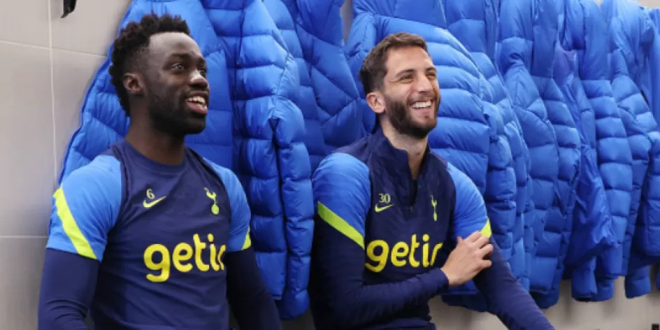 Dávinson Sánchez y Rodrigo Betancur
