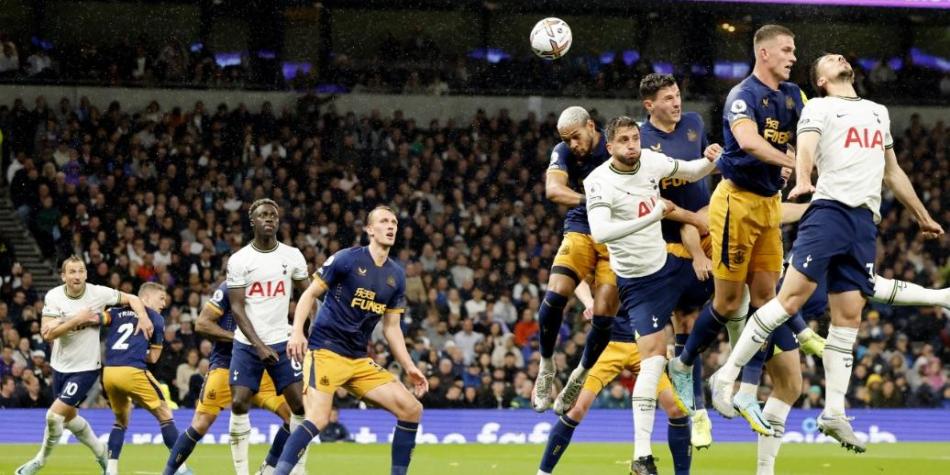 Tottenham vs Newcastle, con Dávinson Sánchez
