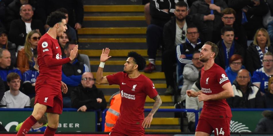 Leicester vs Liverpool, con Díaz