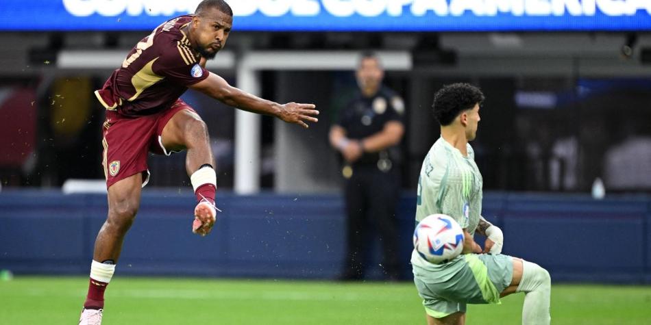 Salomón Rondón en Venezuela vs México