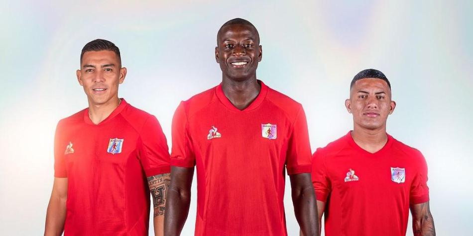 Camiseta local de América de Cali