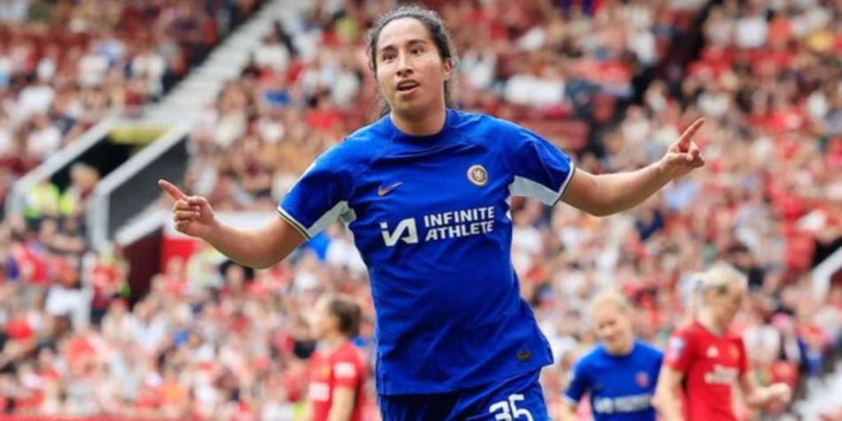 Mayra Ramírez con Chelsea