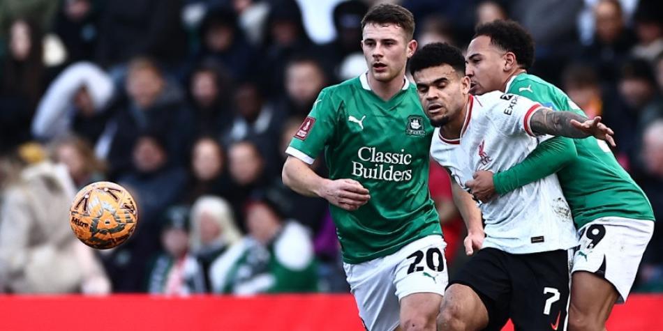 Díaz en Plymouth vs Liverpool