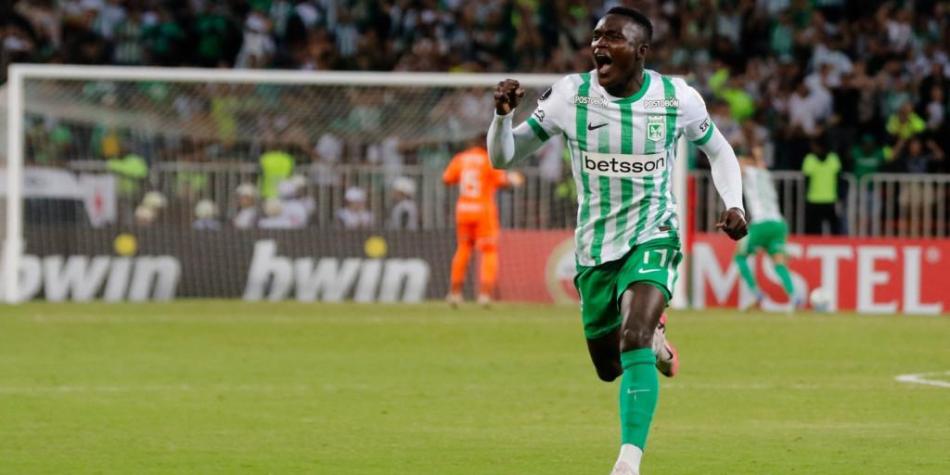 Kevin Viveros celebra gol en Copa Libertadores