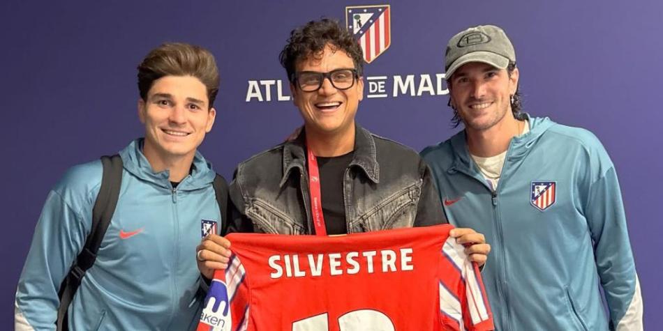 Silvestre Dangond con estrellas de Atlético de Madrid