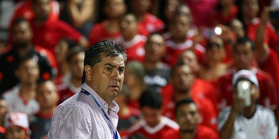 Jorge 'Polilla' da Silva, el t&eacute;cnico uruguayo que salv&oacute; al Am&eacute;rica de Cali del descenso. Dirigir&aacute; a los escarlatas en 2018.