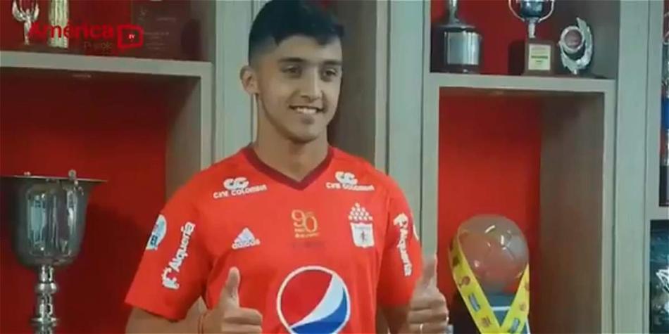 El atacante uruguayo mostró su felicidad por llegar a un histórico de Colombia.