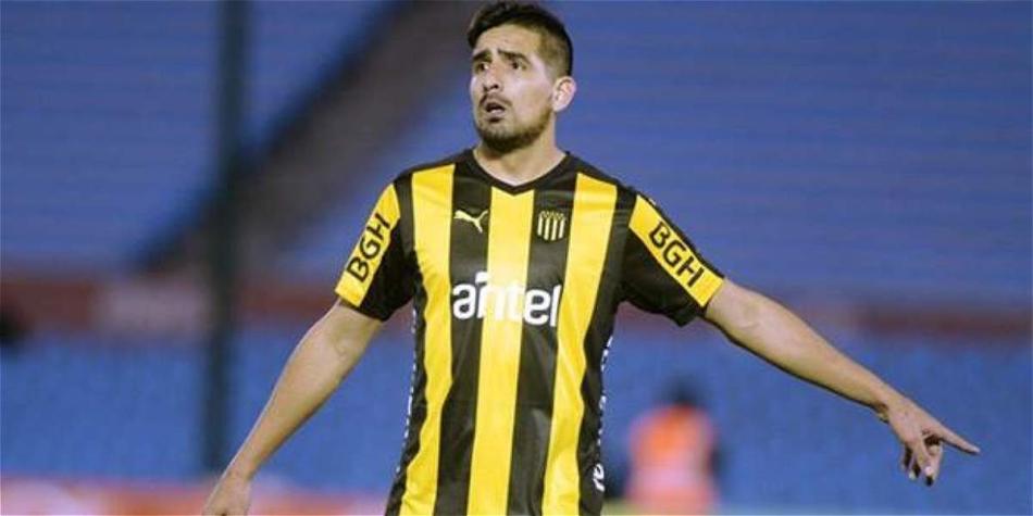 El argentino actualmente se desempeña como delantero de Peñarol.