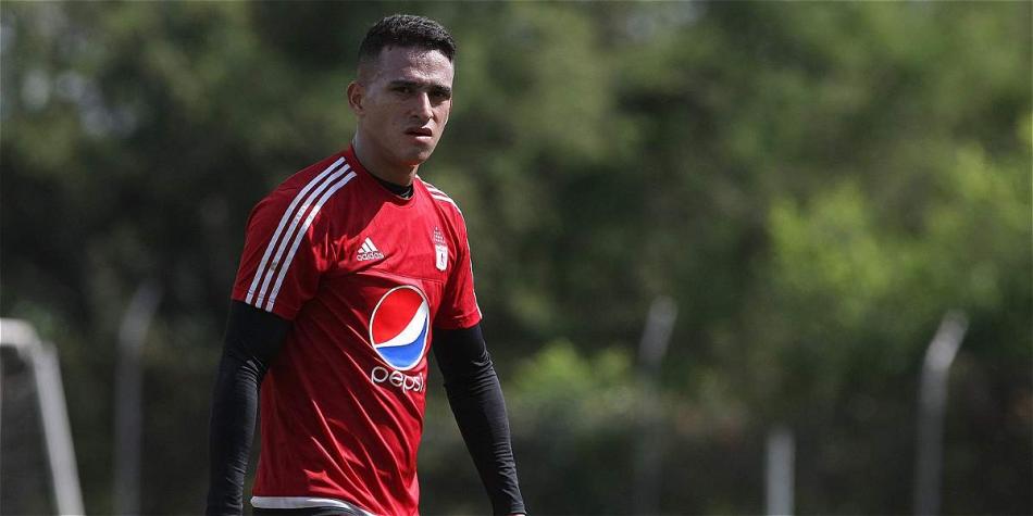 Camilo Ayala, volante del América.