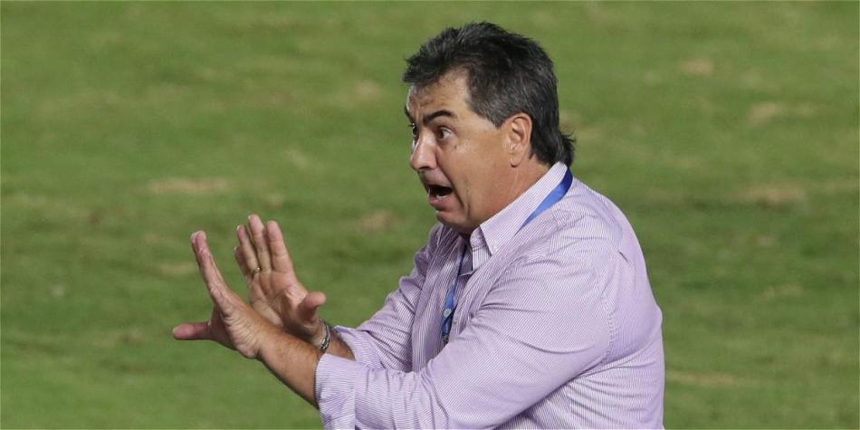 El técnico charrúa quedó conforme con la victoria.