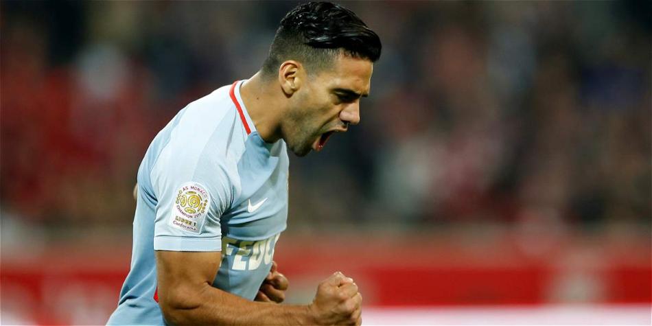 Atacante colombiano de récord.
