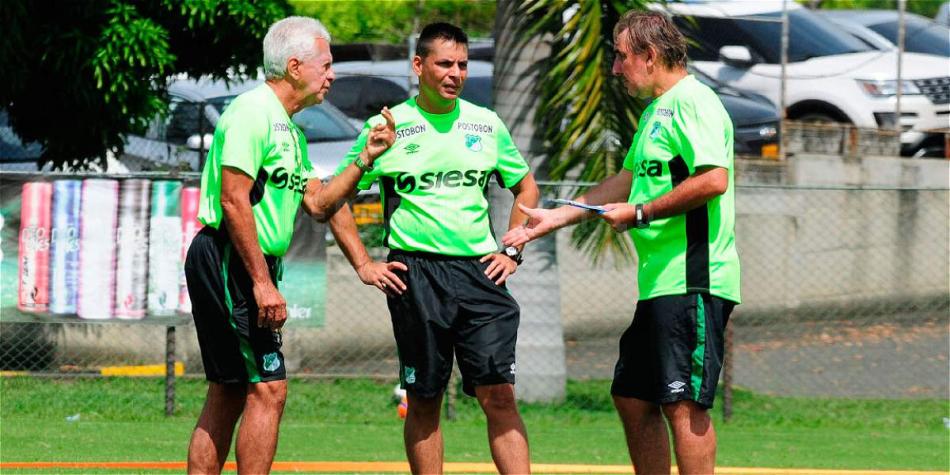 La disputa verbal se dio por la supuesta acusación a Cárdenas por contratar jugadores de un solo representante.