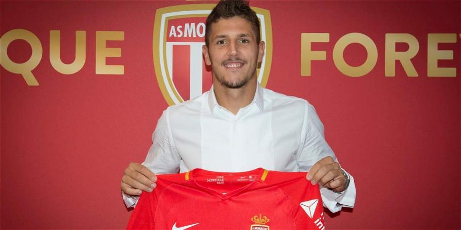El montenegrino ha tenido buenos pasos por Fiorentina, Inter y Sevilla.