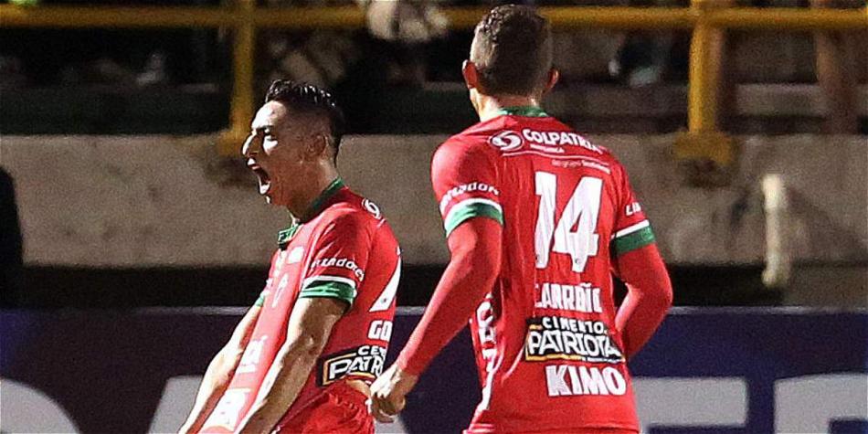 Mauricio Gómez quedará en la historia: marcó el primer gol de Patriotas en torneos internacionales.