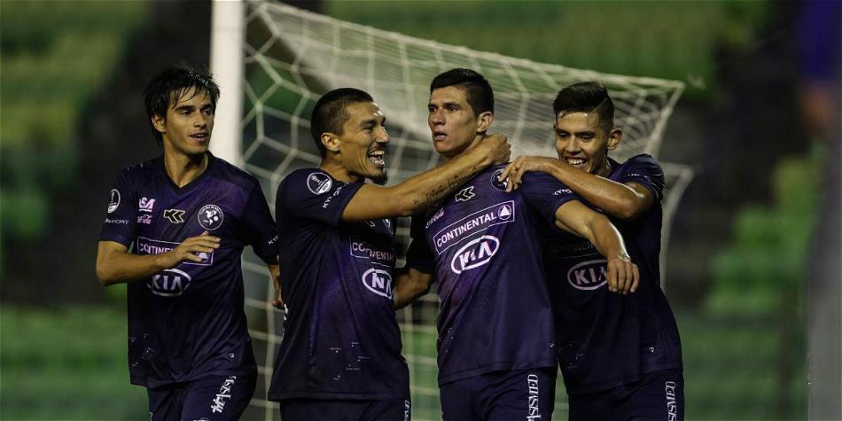 El conjunto paraguayo ganó en un estadio con pocos hinchas.