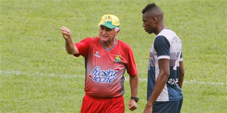 El 'Pecoso' Castro (izq.), en un entrenamiento, previo al duelo contra Cali.