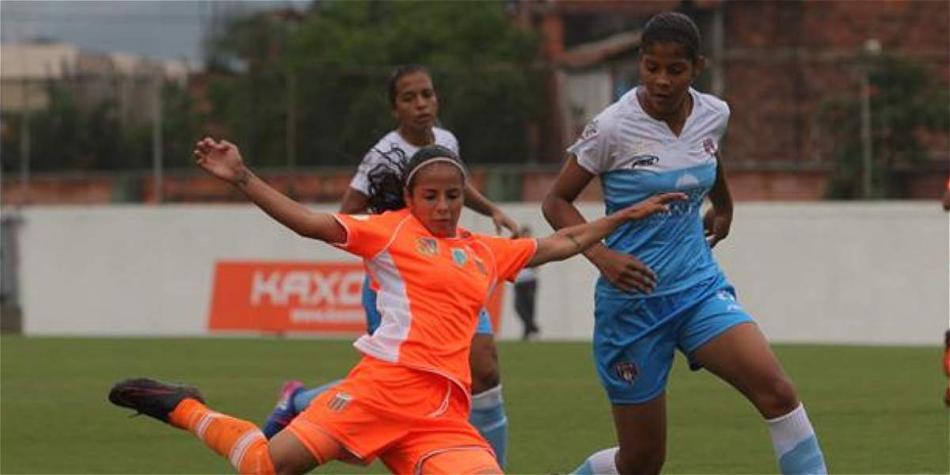 Geraldín Cardona se destaca con el club anaranjado.