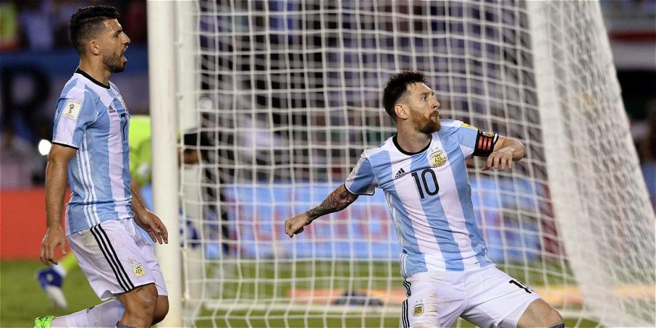 Lionel Messi (10) marcó el tanto de Argentina sobre Chile.