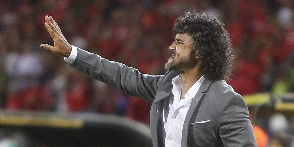 El entrenador del DIM, Leonel Álvarez, satisfecho por el triunfo a domicilio.