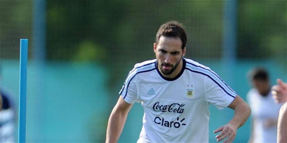 Higuaín sería titular en Argentina. EFE