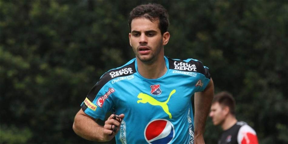 Valentín Viola ya se puso a las órdenes de Luis Zubeldía en el Medellín.