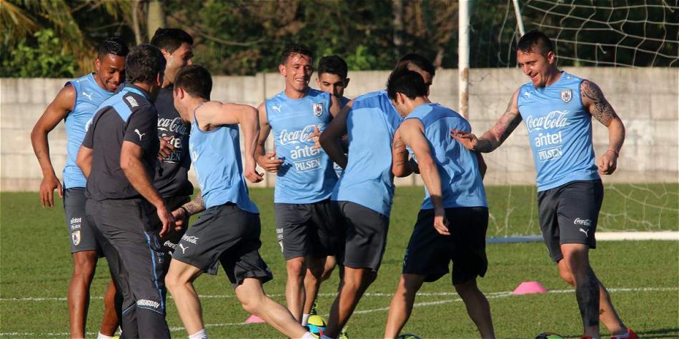 Jugadores de Uruguay en uno de los entrenamientos previo al duelo contra Bolivia.