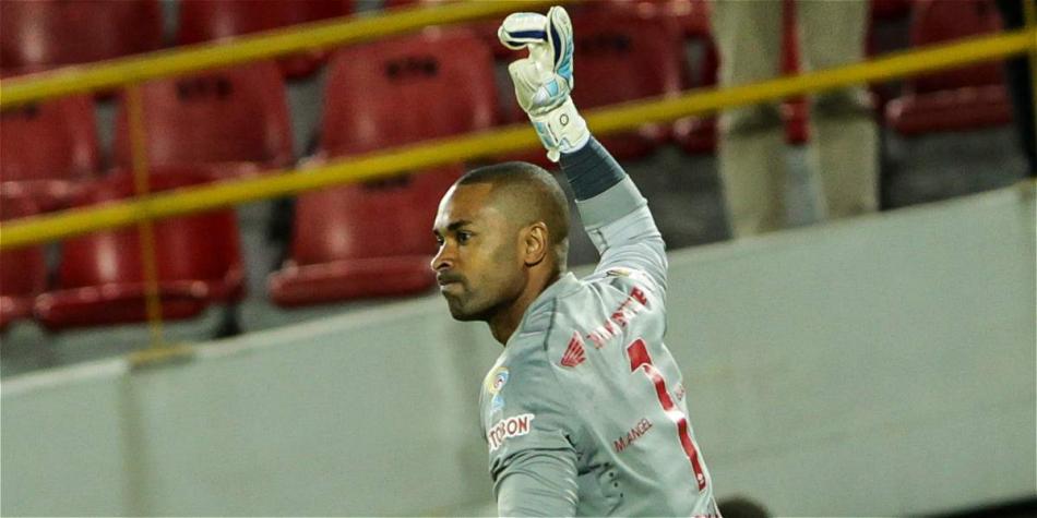 El arquero de 37 años se ha ganado la confianza de Gerardo Pelusso para defender el arco santafereño.
